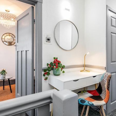Heathrow 2-Bedroom Maisonette With Parking West Drayton  Eksteriør billede