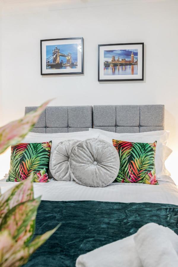 Heathrow 2-Bedroom Maisonette With Parking West Drayton  Eksteriør billede