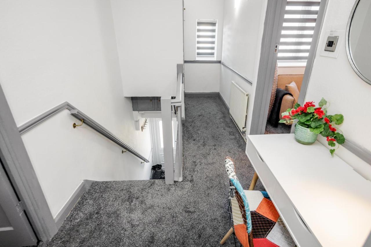 Heathrow 2-Bedroom Maisonette With Parking West Drayton  Eksteriør billede