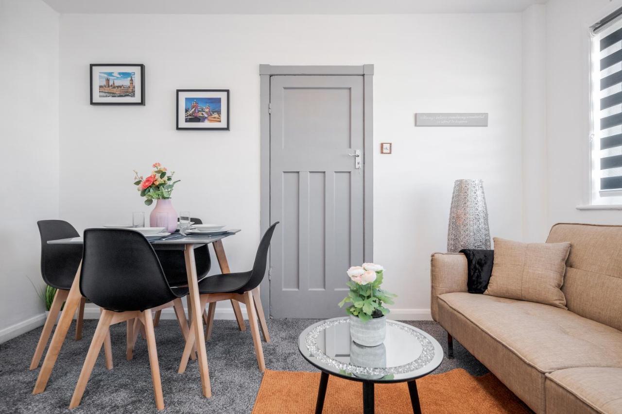 Heathrow 2-Bedroom Maisonette With Parking West Drayton  Eksteriør billede