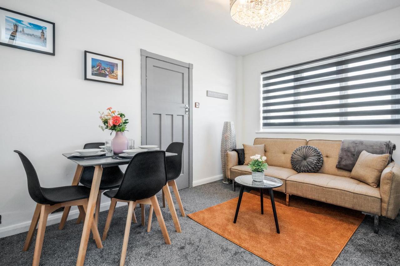 Heathrow 2-Bedroom Maisonette With Parking West Drayton  Eksteriør billede