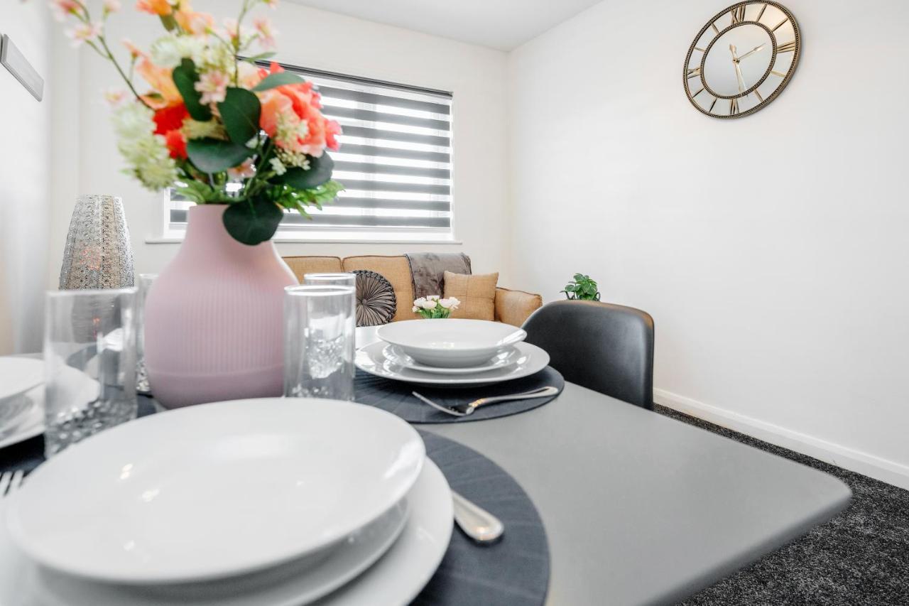 Heathrow 2-Bedroom Maisonette With Parking West Drayton  Eksteriør billede